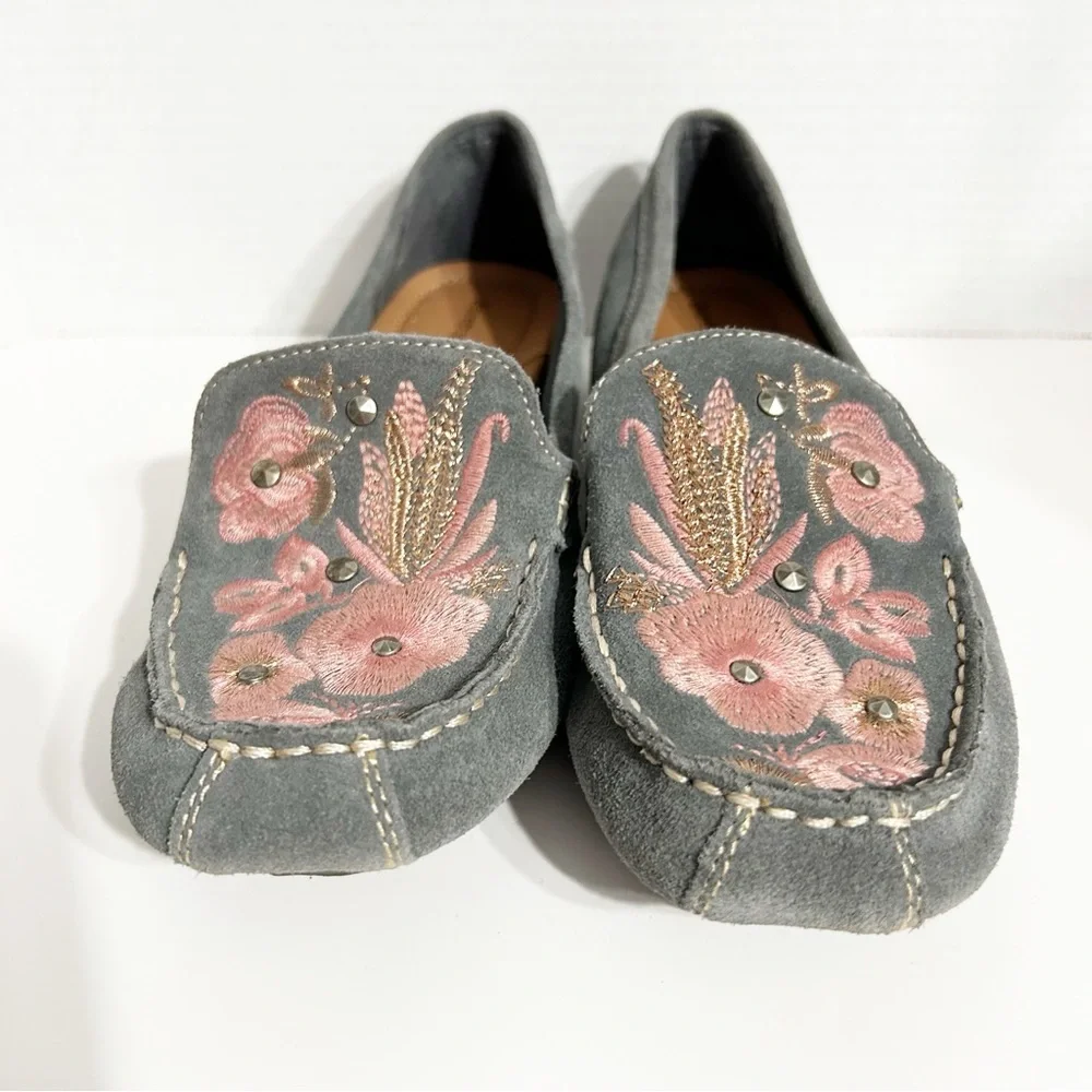 Baretraps Otella Gray Suede Leather Slip On Loafer Shoe Embroider Floral Detail